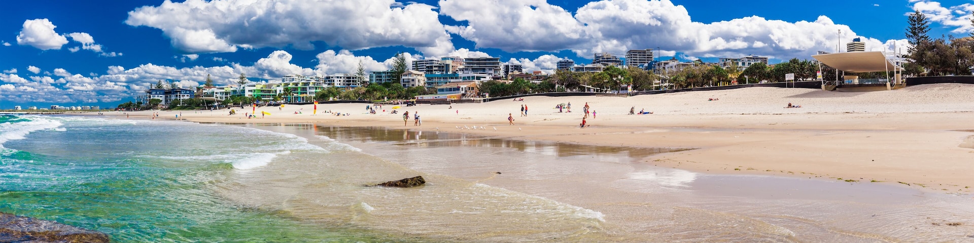 CALOUNDRA, AUS - AUG 13 2016: Hot sunny day at Kings Beach Calun