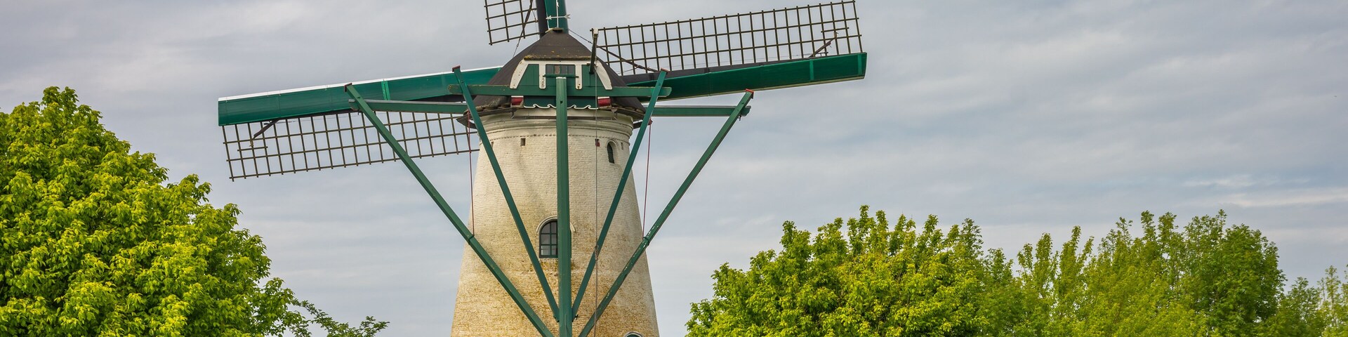 Traditional windmill named "De Jager" (in dutch) located in Oud-Vossemeer, municipality of Tholen