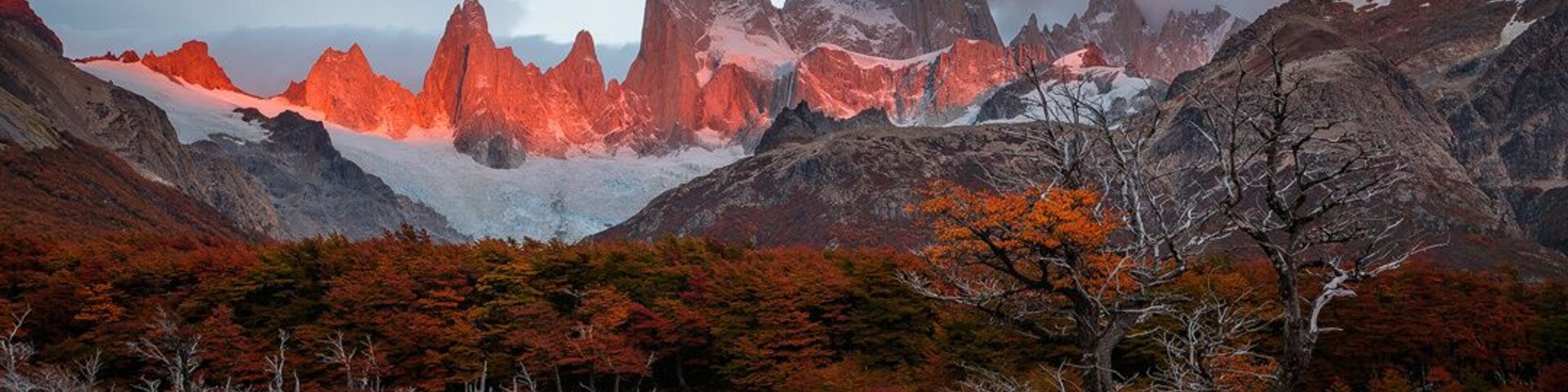 This is your reward for getting up early in the morning in Patagonia. If you're lucky with the weather, that is. Everywhere you look it leaves you breathless.
You can read the story of my trip here:
www.facebook.com/notes/doru-oprisan/patagonia-at-last-enormous-wild-and-beautiful/10157121083045471
#patagonia #argentina #southamerica #fitzroy #mountains