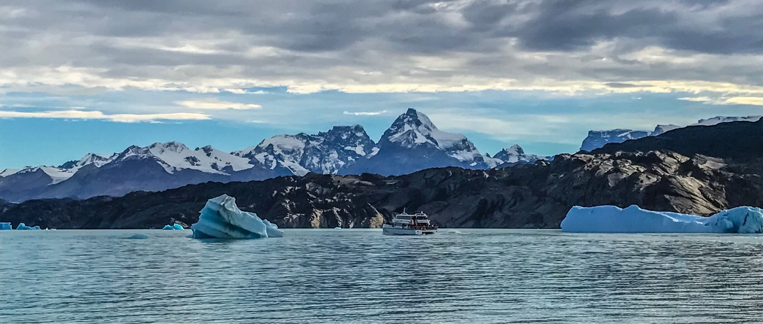 Sailing through Lake Argentino watching these nature's work of art in Ice is one of a kind experience! 😍 On our way to Upsala glacier, in Patagonia Argentina. #patagoniadiaries