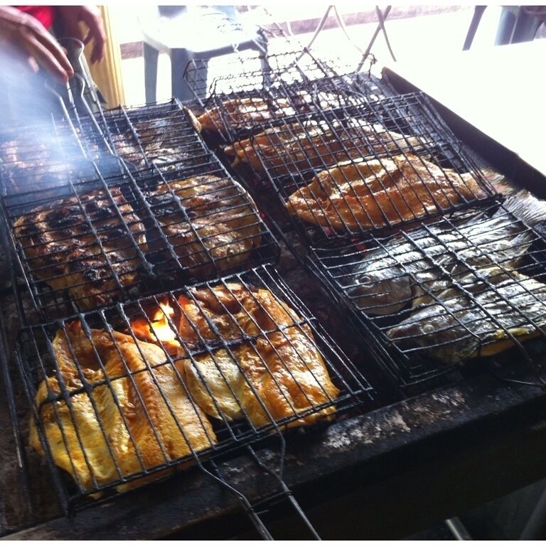 Restoran Tasik Raban - Grilled fish here is good . Go for local river fish like the Sebarau, Kelah or Tengalan (seasonal & a little pricy). The sauce complements the fish well. Another favorite is the 'Gulai Tempoyak Ikan Patin'. Unless you are a fan of fish with durian gravy I wouldn't advise this :)