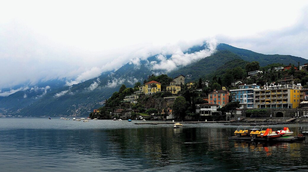 Stitched from 8 pictures taken with a Nikkor 50mm. The original has a size of ca. 57MP. I am thinking about printing it 240x60, but I will need to move into a bigger flat first ... ;)