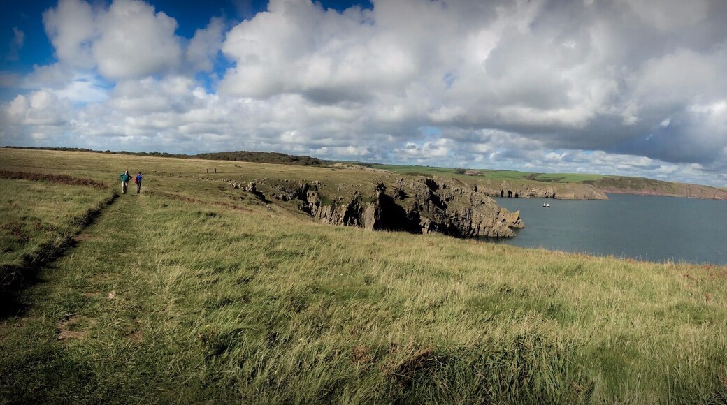 When we are not sure, we are alive.
Graham Greene
The hike was coming to a close and I was now more connected with my inner chaos. The connection between "I", nature and all the elements therein were buried in a maelstrom of confusion. I was the confluence looking into the eye of the storm only whole when violent forces are at play. Certainty and calmness only existing for a nanosecond in the hurricane of my capriciousness. I was content in that oasis of apprehension.
#hiking