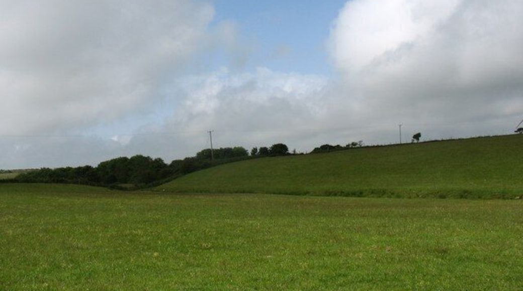 Valley of the headwaters of Afon Alaw above Fferam-gyd