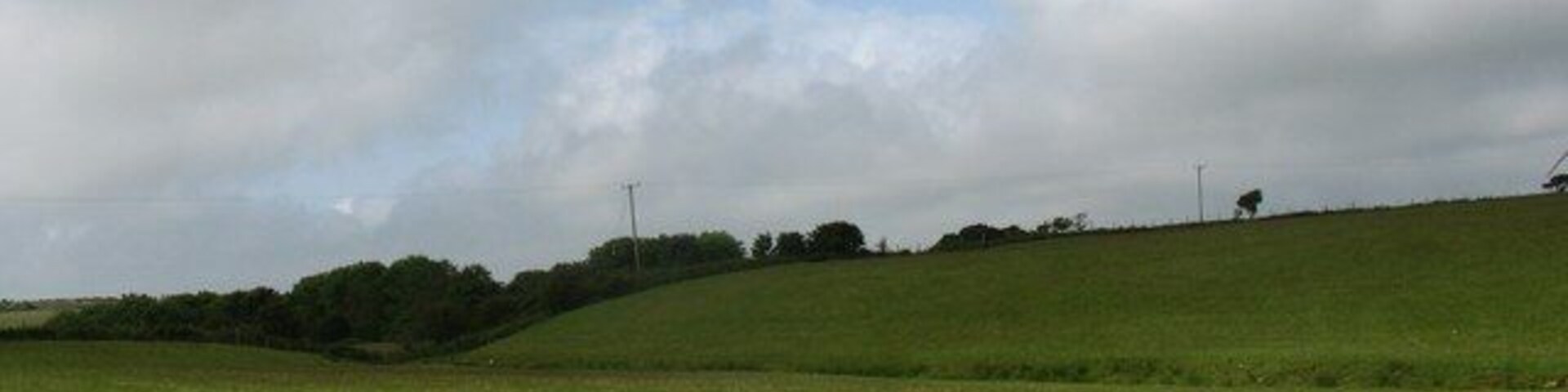 Valley of the headwaters of Afon Alaw above Fferam-gyd