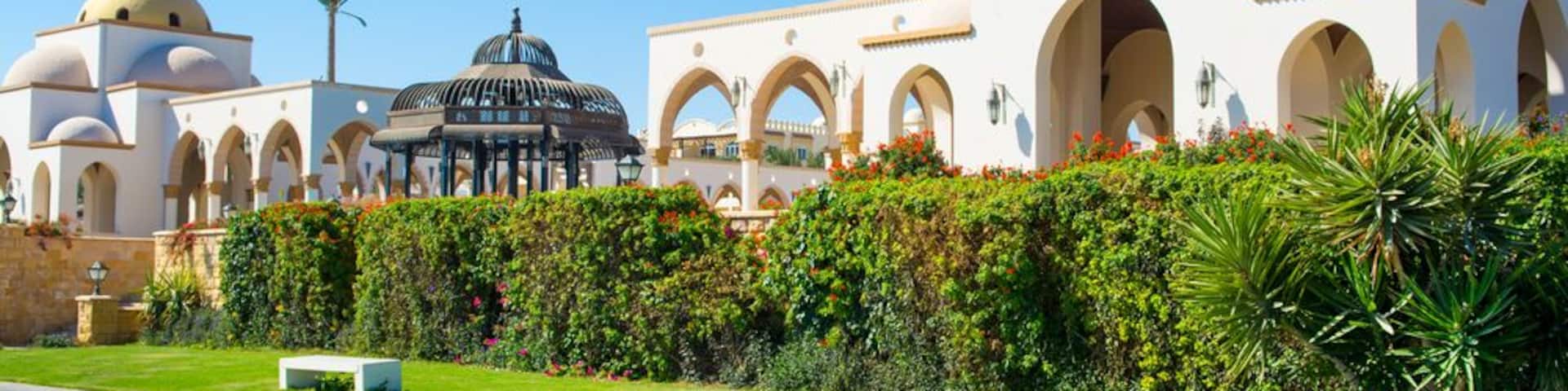 Facade in flowers in old town of Sahl Hasheesh; Shutterstock ID 756346672; PO: Hcom Destination Content neighborhoods; Client: Hotels.com; Other: Hcom brand budge
