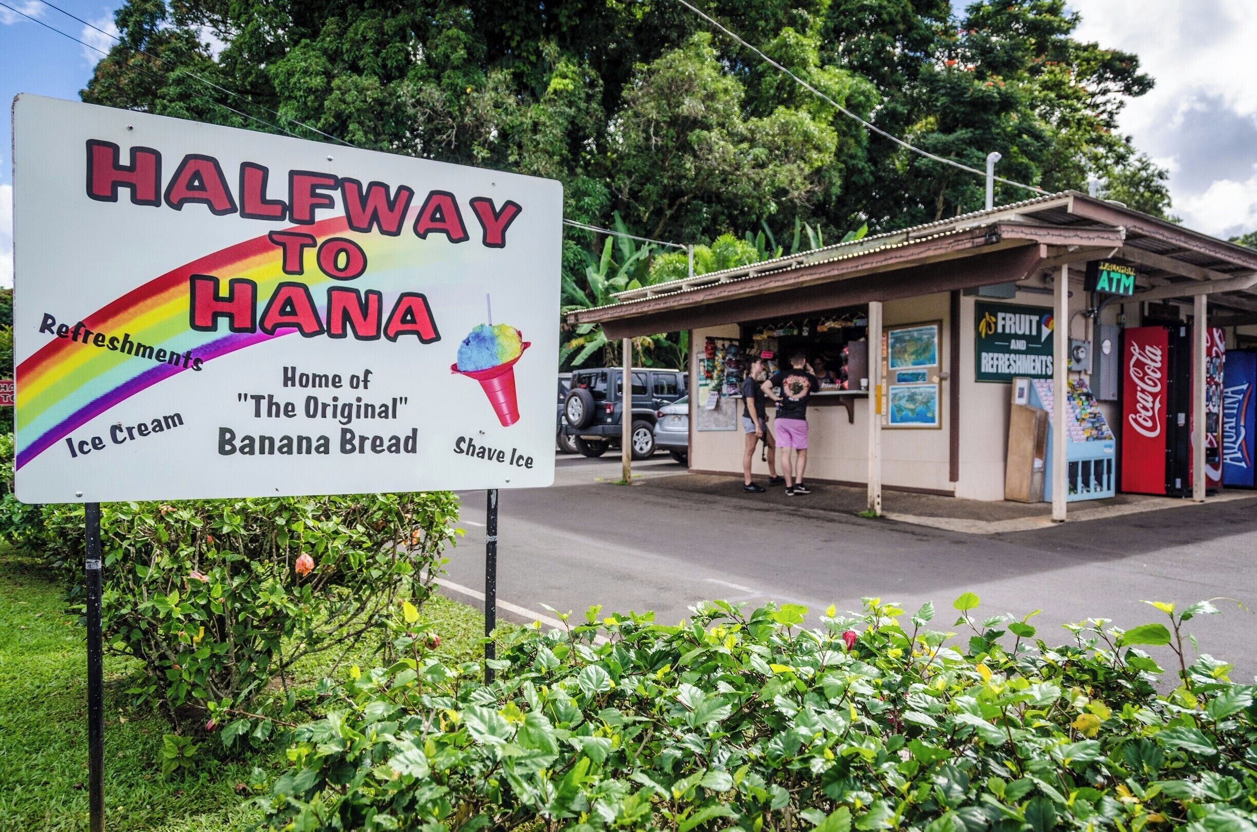 This place marks the midpoint from the 0 mile marker to Hana. Pin your place of origin on the map while you order their delicious banana bread. #lifeatexpedia #roadtohana #ontheroad #TroverRT