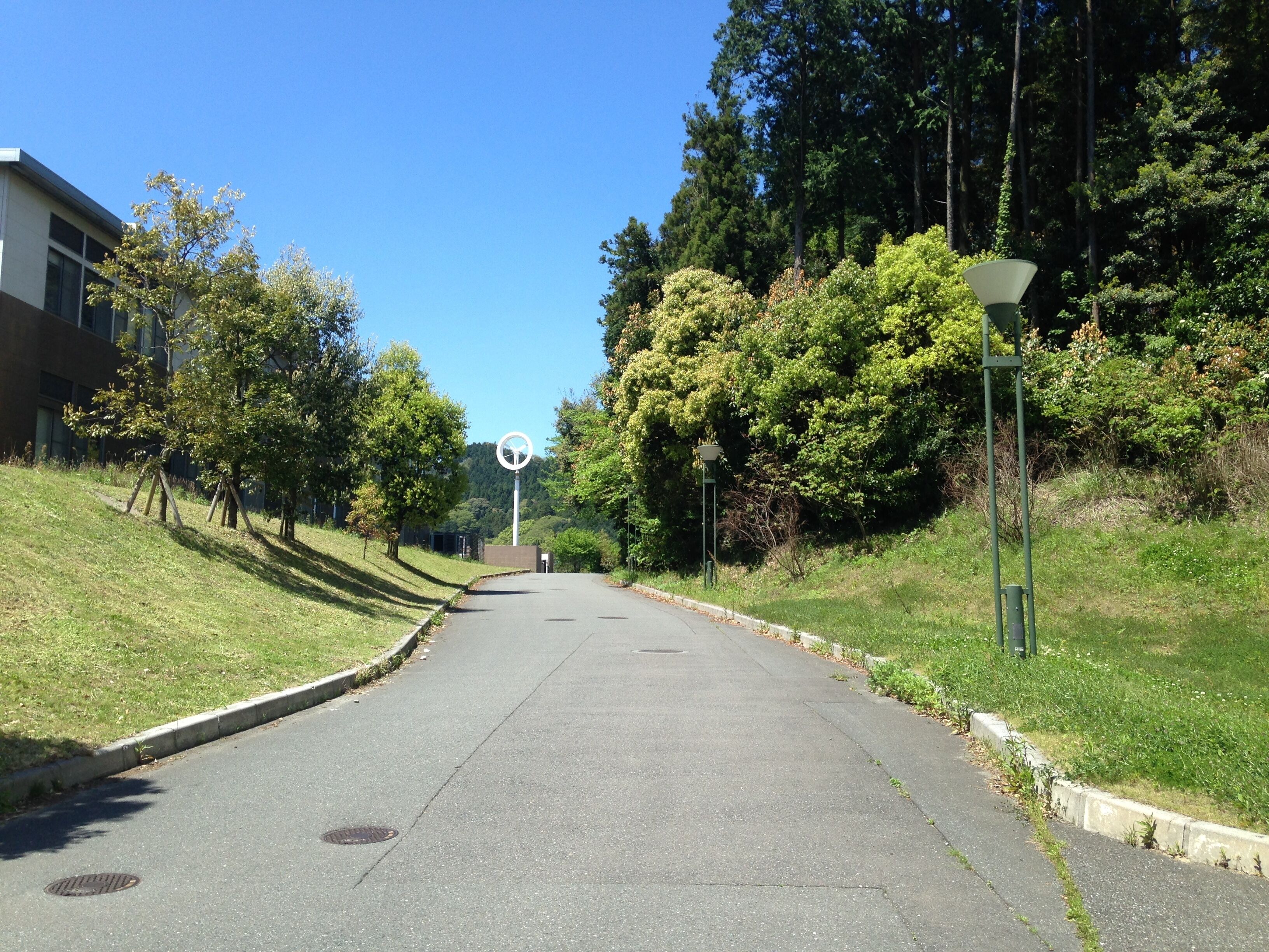 九州大学伊都キャンパスの風レンズ