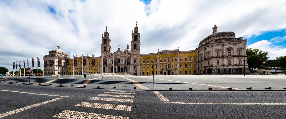 Palácio Nacional de Mafra oder Nationalpalast von Mafra, Mafra, Portugal