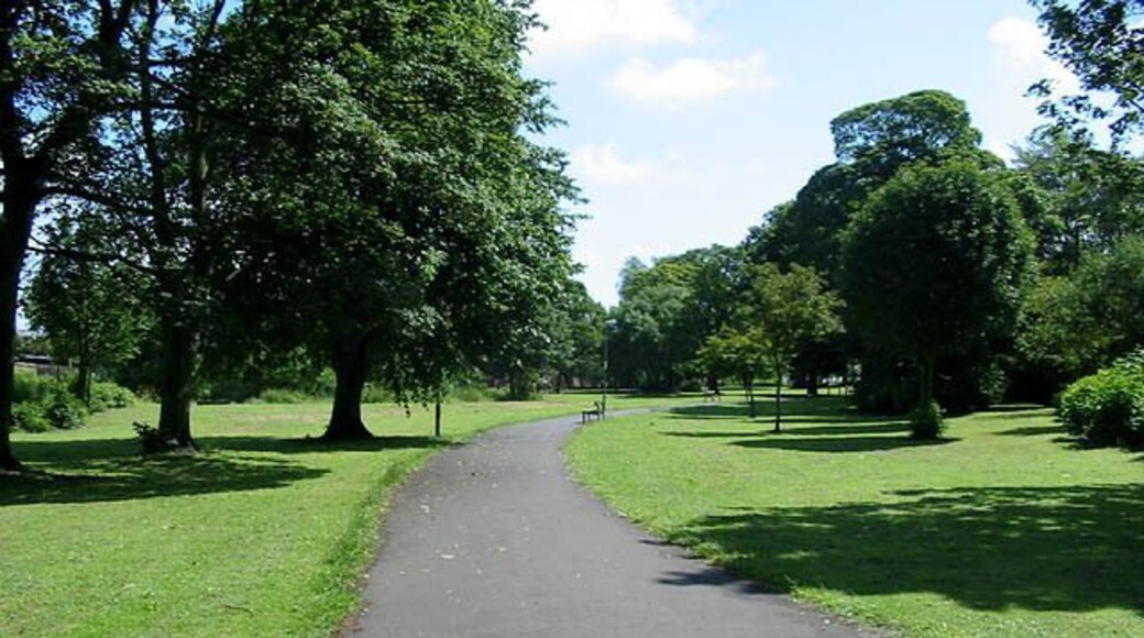 Small park. Killingworth. This small area of parkland separates Killingworth Village from Killingworth New Town