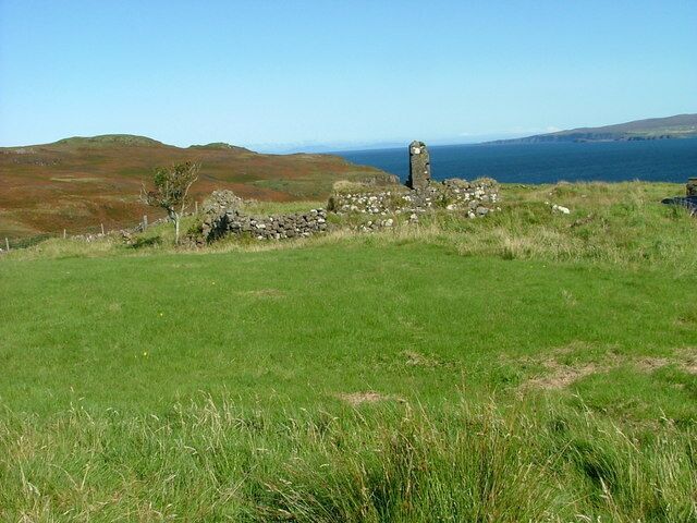 Ruined crofthouse at Galtrigill. Similar to 137972 but at a different time of year.