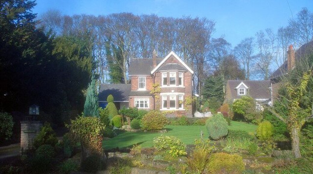 Detached house on Linby Lane "Inglewood" is one of several large houses on the east side of the village.
