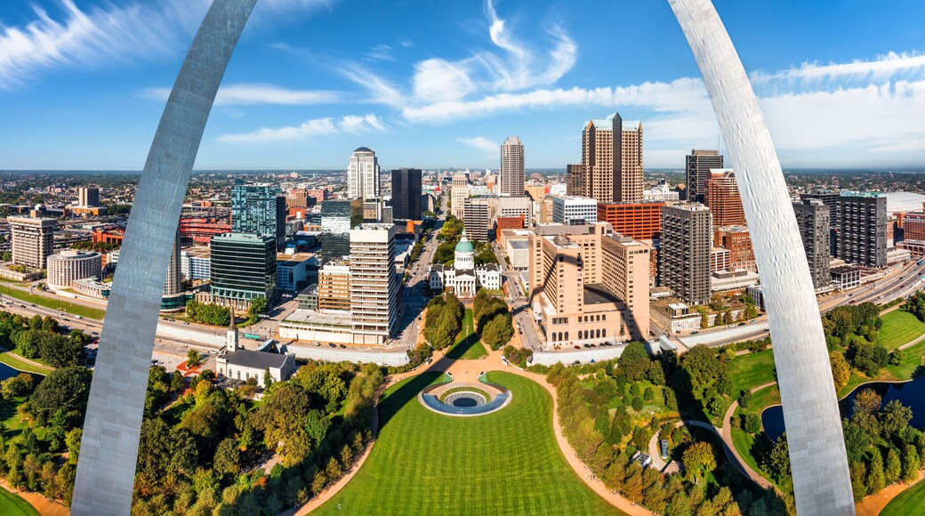 Aerial panorama of St. Louis, Missouri skyline on a sunny day, in front of the Gateway Arch park. St. Louis is an independent city in the U.S. state of Missouri.