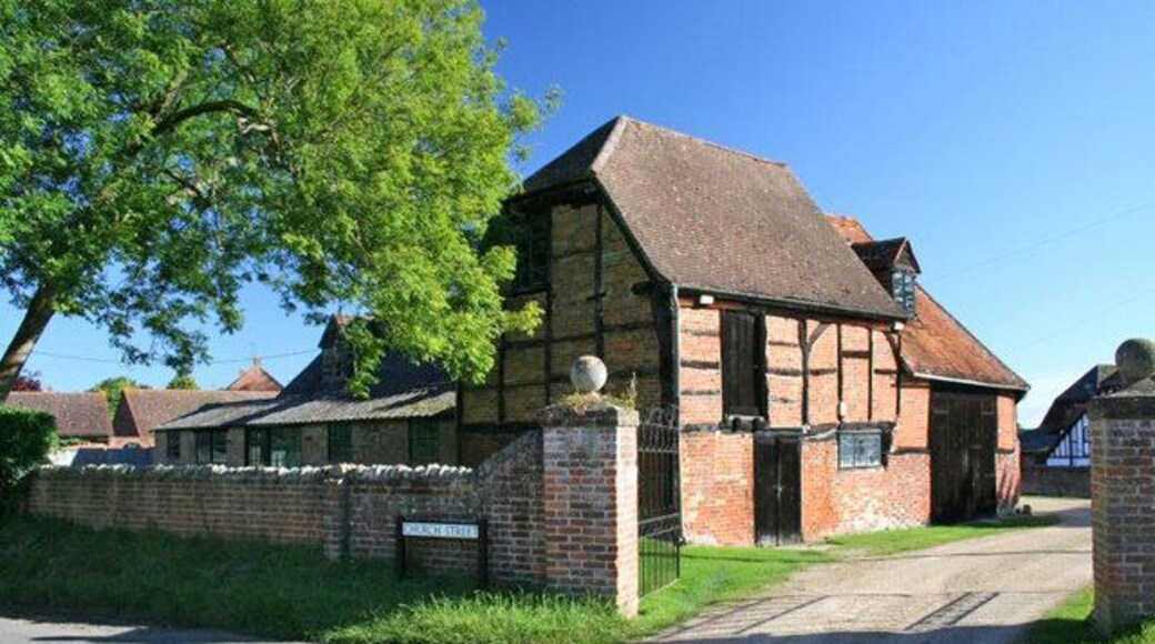 Barn through the gate. A few minutes after I took this photo over the wall 934815 some kind person came along and opened the gate for access to some storage, seemed rude not to take advantage of the situation.