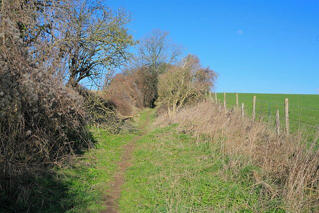 Church Lane, Brown Candover Part of the Wayfarer's Walk. Climbing the hill towards Church Lane Farm.