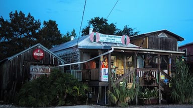 I loved this cute little store. Just a little piece of America still hanging out there. Found it between Chauvin and Cocodrie, just behind the ice machine.