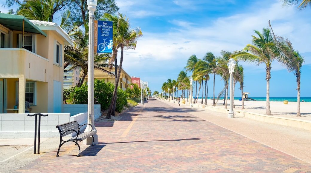 The famous Hollywood Beach boardwalk in Florida