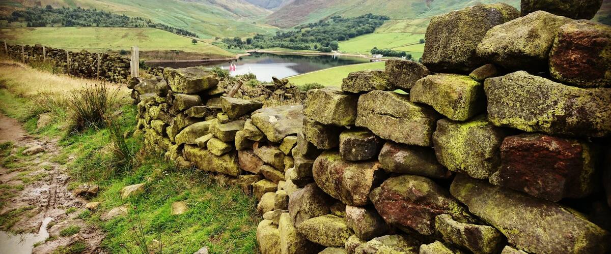Walk from The Clarence pub in Greenfield round and up Alderman Hill and down to Dovestones, Yeoman Hey and Greenfield Reservoirs #takeahike