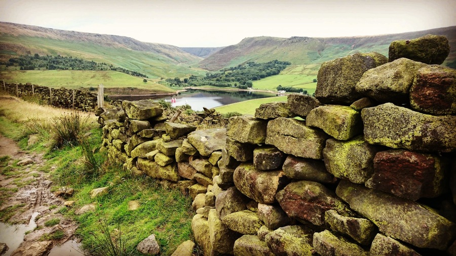 Walk from The Clarence pub in Greenfield round and up Alderman Hill and down to Dovestones, Yeoman Hey and Greenfield Reservoirs #takeahike