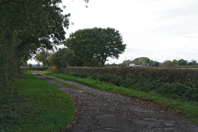 Honey's Lane, near Thorpe This is the branch of Honey's Lane that leads to Thorpe. The lane is really just a farm road and is not a public right of way along its whole length. In SK7750 to the north are Honey's Lane Farm and Honey's Lane cottages while in SK7748 to the south is Honies Farm.