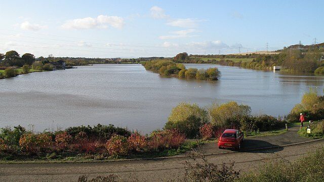 Town Loch From the railway walk/NCN 1. No water skiers today.