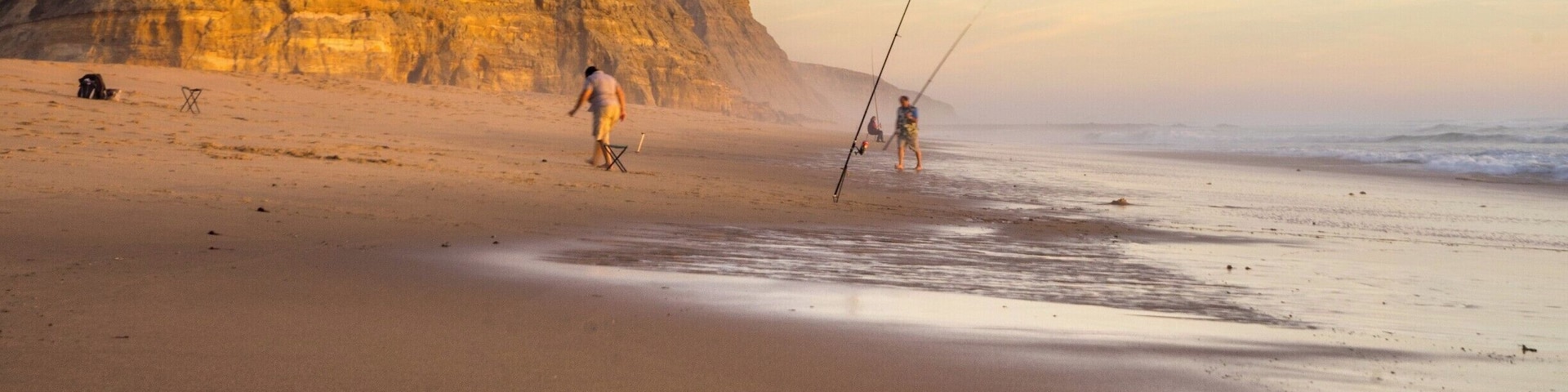 An extense beach with an pleasant landscape, good for surf, fishing or photography.
#BVStrove