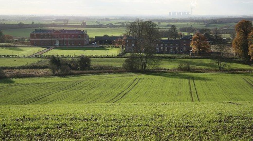 Glentworth Hall. Glentworth Hall 900560 and the Trent Valley from Middle Street