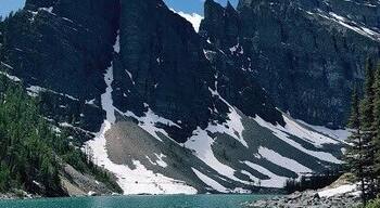 Absolutely mesmerizing view up at the Lake Agnes tea house. A bit of a hike to get there, but worth every second. Enjoy a quick lunch and explore around the lake, if you have time. The view from every angle is better than the last!
#InStone
