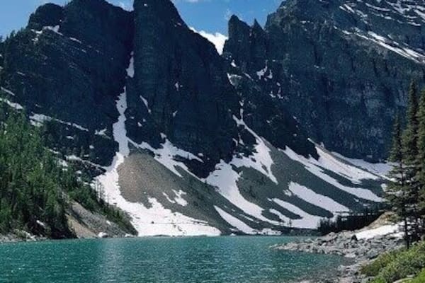 Absolutely mesmerizing view up at the Lake Agnes tea house. A bit of a hike to get there, but worth every second. Enjoy a quick lunch and explore around the lake, if you have time. The view from every angle is better than the last!
#InStone