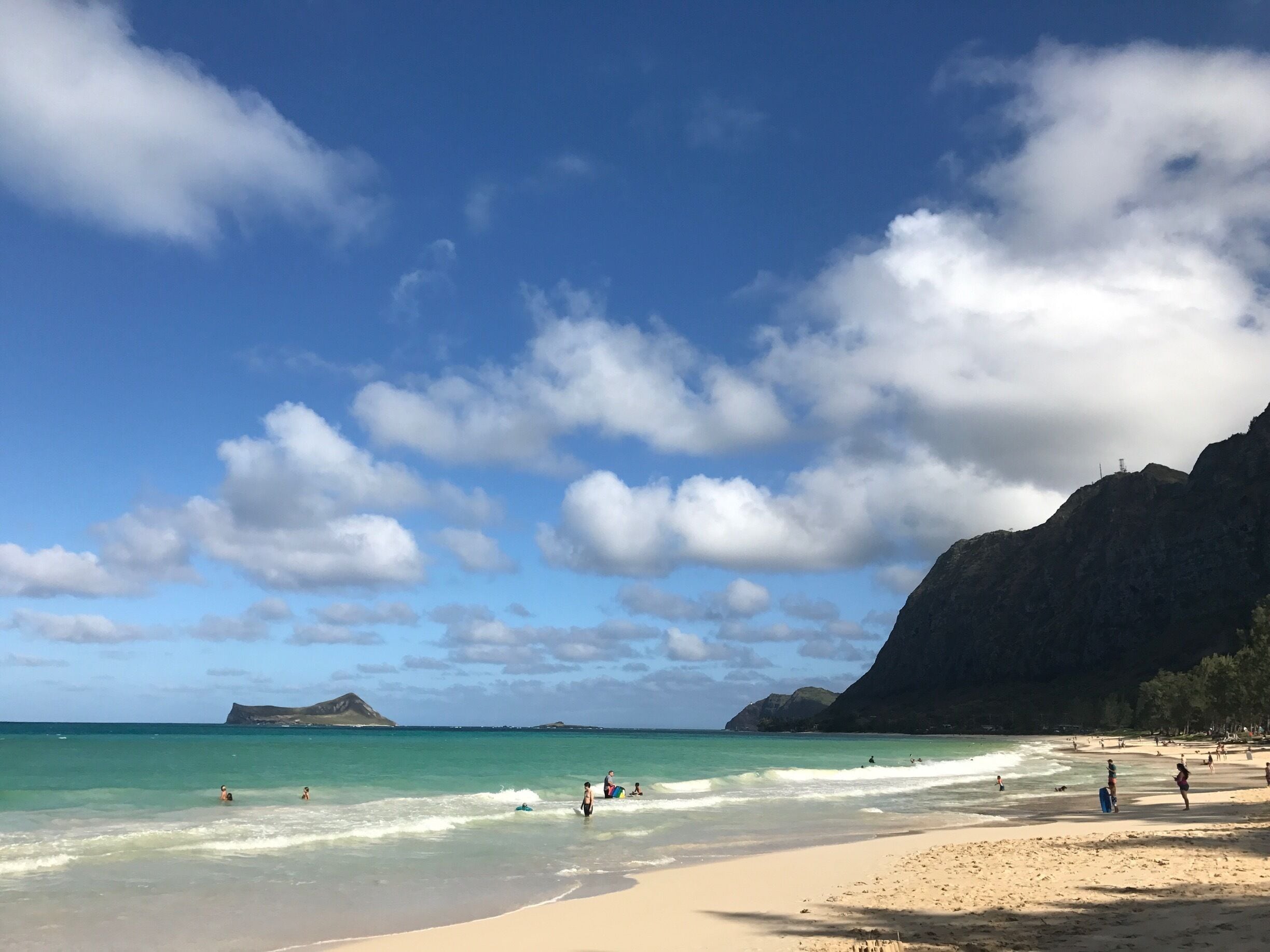 If you come to Oahu, you have to visit this beautiful beach. 