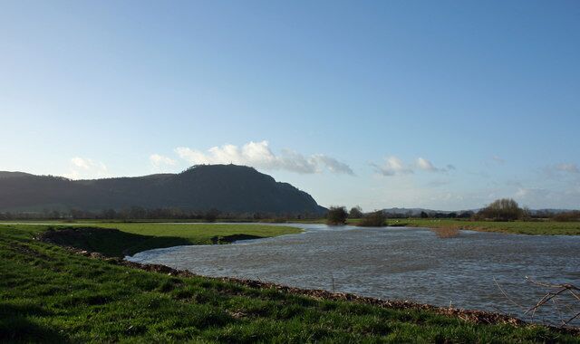7 Bend The River Severn bends away from Llandrinio.
