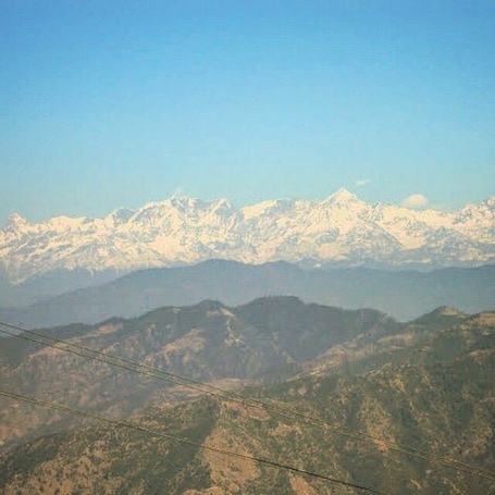 Majestic Mountains of the Himalayan range from the topmost point of Dhanolti, a hill station near Musssorie. The view was breathtaking, one should witness this unsurpassable beauty of the Himalayas. #goldenhour