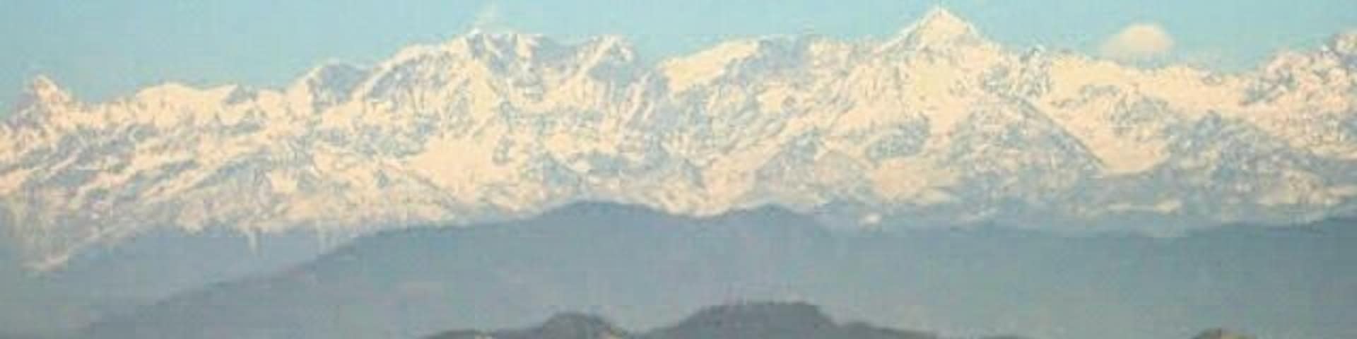 Majestic Mountains of the Himalayan range from the topmost point of Dhanolti, a hill station near Musssorie. The view was breathtaking, one should witness this unsurpassable beauty of the Himalayas. #goldenhour
