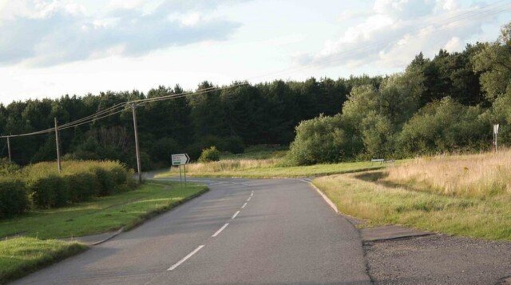 Road Junction for Drakeholes This is the junction for Drakeholes on the Mattersey road.