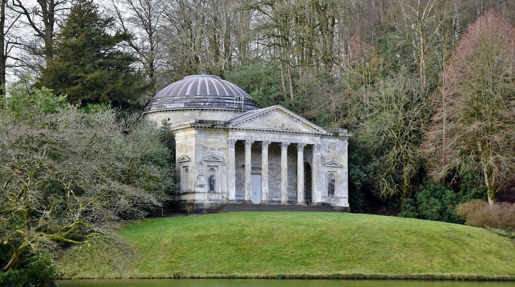 #lksawaydays 2/2020. 12th of January is someone's birthday....Happy 125th Birthday to the National Trust 🎂 to celebrate we decided to visit one of their sites. After living in the South West for the last 18 years we realised we had never visited Stourhead! Perfect! only 22 miles away too. We arrived at a quiet car park at approx 09:30am and duly paid the £4 daily charge. Stourhead House itself was closed for the winter and opens again in March, but the large garden and grounds are open all year round, If you are not a National Trust member then it will cost you £11.60 per adult. Stourhead House was built between 1721-1724 by the renowned Scottish architect Colen Campbell with the gardens following shortly after in 1741, the path you follow around the Garden mimics the journey of the Trojan hero Aeneas and his descent to the underworld. The large garden has many sculptures and buildings of which many stay with the Greek theme from the Grotto to the Temple of Apollo to the Pantheon as well as other 'themed' buildings such as the Gothic Cottage and the Temple of Flora. Along the paths you will see other paths/tracks leading off in other directions if you follow these you will see the Obelisk, St Peters Pump or slightly further afield King Alfreds Towers. After a good couple of hours of stretching the legs you can finish off in the Spread Eagle for a pint!