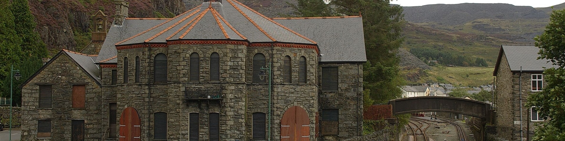 Looking east in to Blaenau Ffestiniog railway station.
