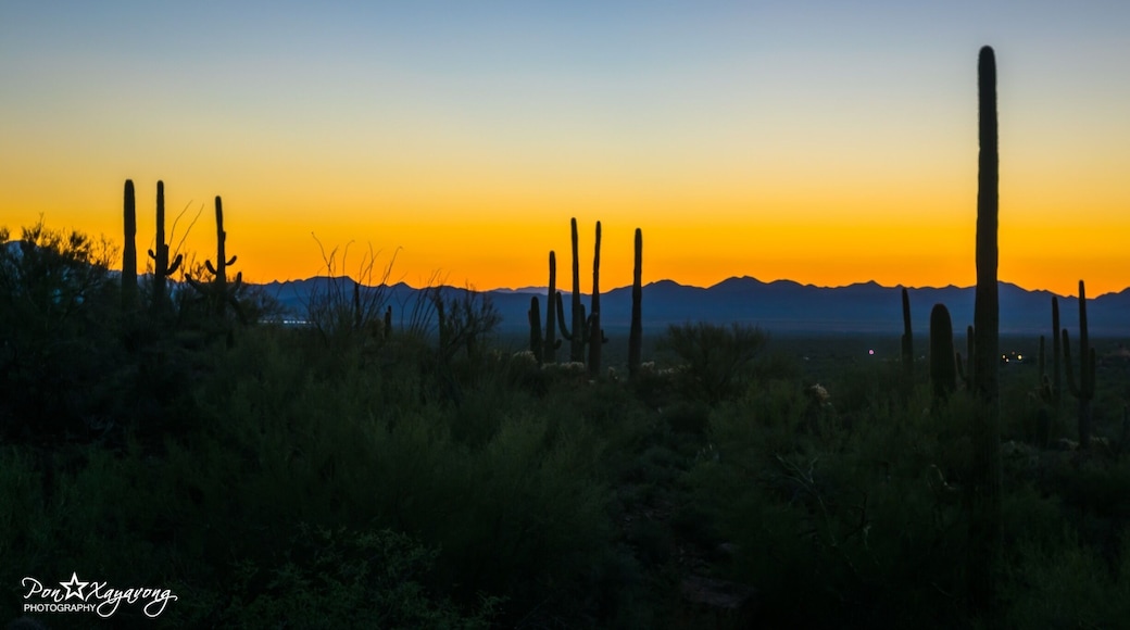 Gates pass overlook is the best place to stop by to watch da sunset at Tucson, Arizona