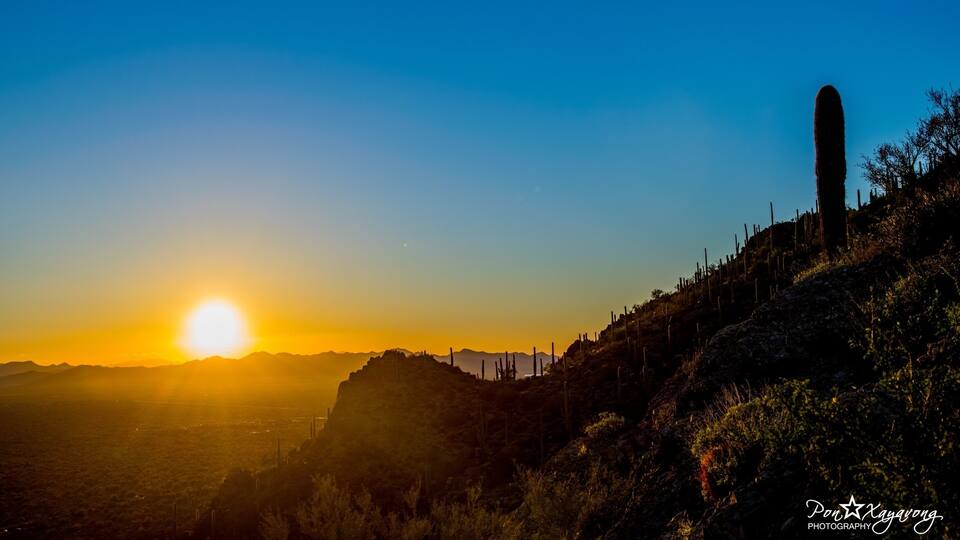 Gates pass overlook is the best place to stop by to watch da sunset at Tucson, Arizona