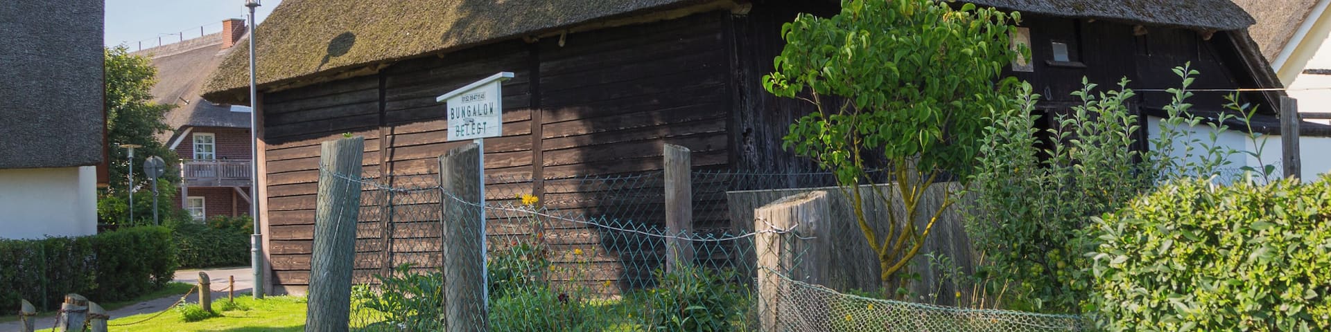 This is a photograph of an architectural monument. It is on the list of cultural monuments of Ahrenshoop, no. 10036