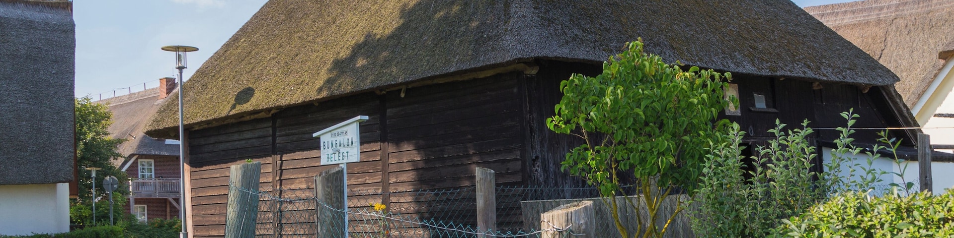 This is a photograph of an architectural monument. It is on the list of cultural monuments of Ahrenshoop, no. 10036