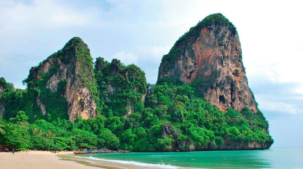 Had a lovely day relaxing, swimming and taking in all the spectacular views West Railay Beach, Krabi, Thailand has to offer. You can learn how to rock climb on the East side and be sure to take a walk to the hidden beach behind these peaks. Stunning.
#Beach