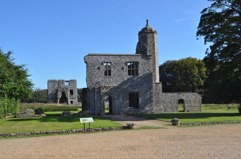 Baconsthorpe Castle, OS grid TG1238. Baconsthorpe Castle is a fortified manor house, now a ruin, to the north of the village of Baconsthorpe, Norfolk. It has been designated by English Heritage as a Grade I listed building, and is a Scheduled Ancient Monument.