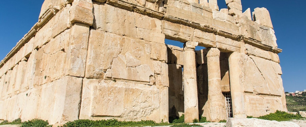 Qasr al Abd is a two-story Hellenistic ruin located around Iraq al-Amir, about 17 km from Amman. The heavily decorated structure features elaborately carved lions around the top.
Qasr al-Abd is widely believed to have been built by a Tobiad (Toviyya in Hebrew) notable, Hyrcanus of Jerusalem. The name Qasr al Abd translates to "Castle of the Slave," which may refer to the title that Hyrcanus gave himself as the "slave of the people." This theory may be reinforced by the biblical Book of Nehemiah which mentions "Toviyya, the Servant, the Ammonite" (2:10).