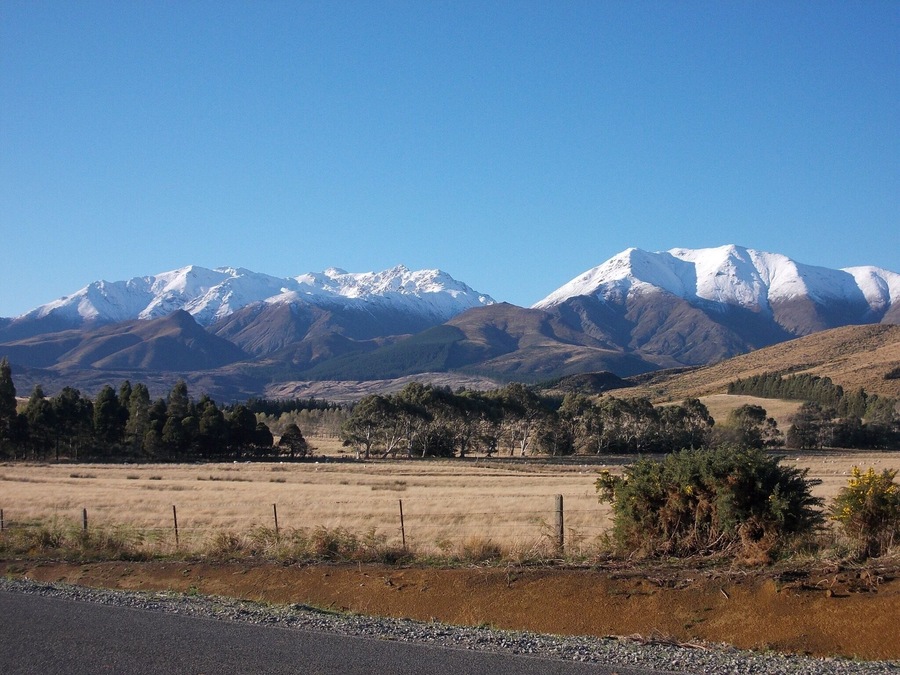 On the way to Lake Manapouri and Te Anau.