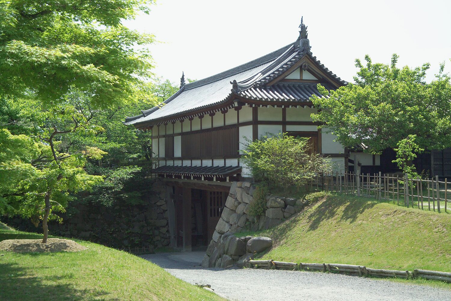 A gate at Kōriyama Castle in the city of Yamatokōriyama, Nara Prefecture, Japan
