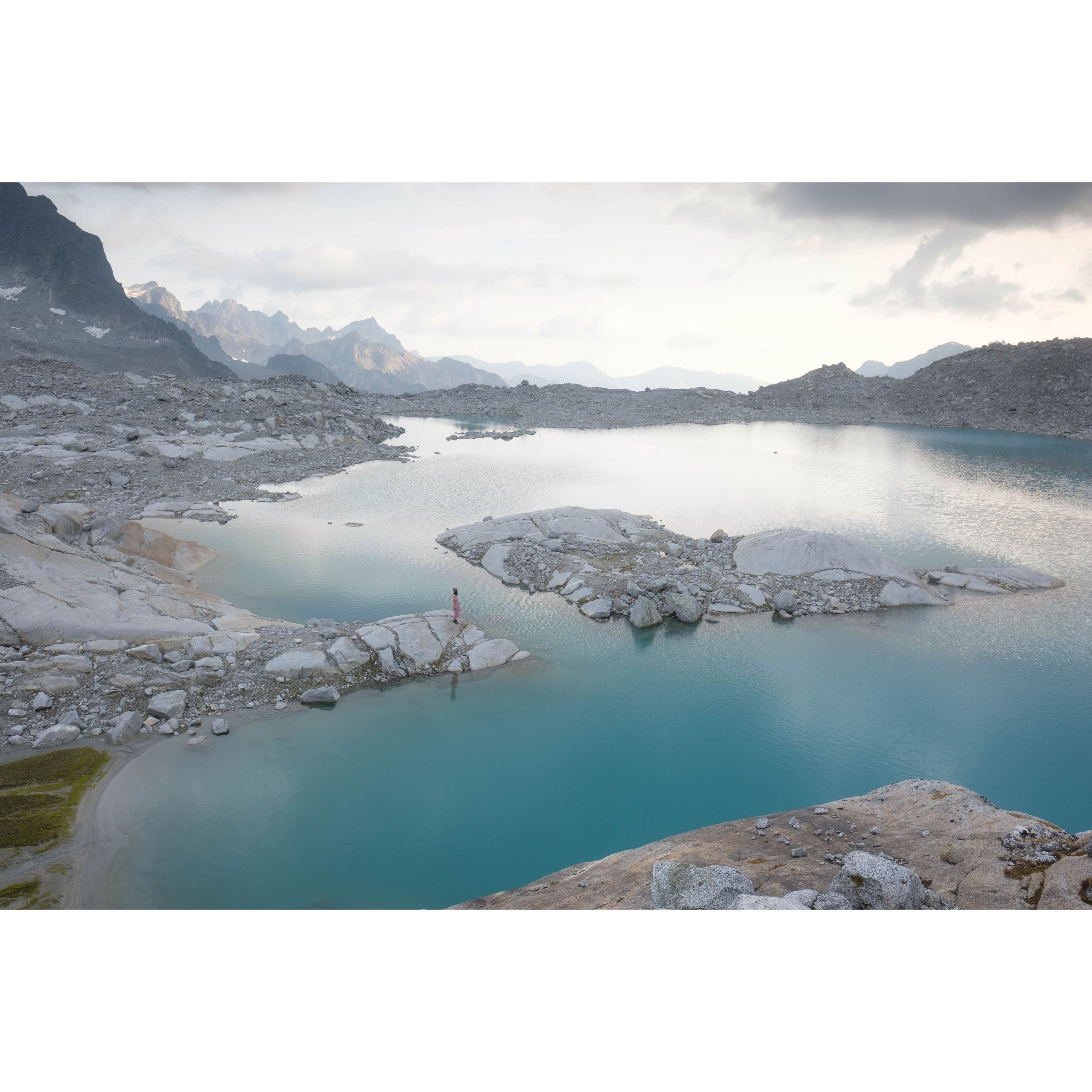 This lake was never on the itinerary. We meant to hike through the traverse but did some off-trail hiking on the way up, wore ourselves out, and opted to basecamp at mint hut instead. 

So with our extra time we wandered up beyond Jewel lake and were rewarded with this gorgeous vista all to ourselves for hours. 

Sometimes a change in plans results in magic. #adventure