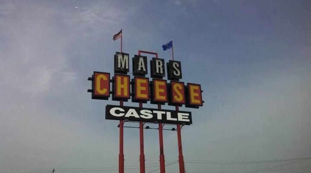 Only in Wisconsin can you find a castle dedicated to cheese! We tried 3 different grilled cheeses (one was green!) and enjoyed all of them.