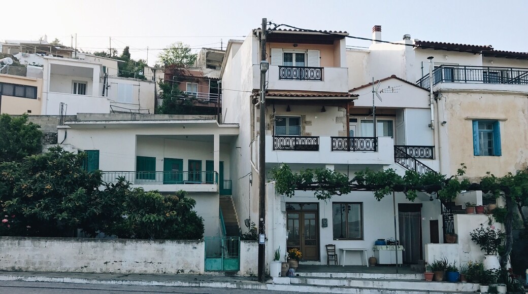 Pit stop in Chamaizi, just outside of Siteia