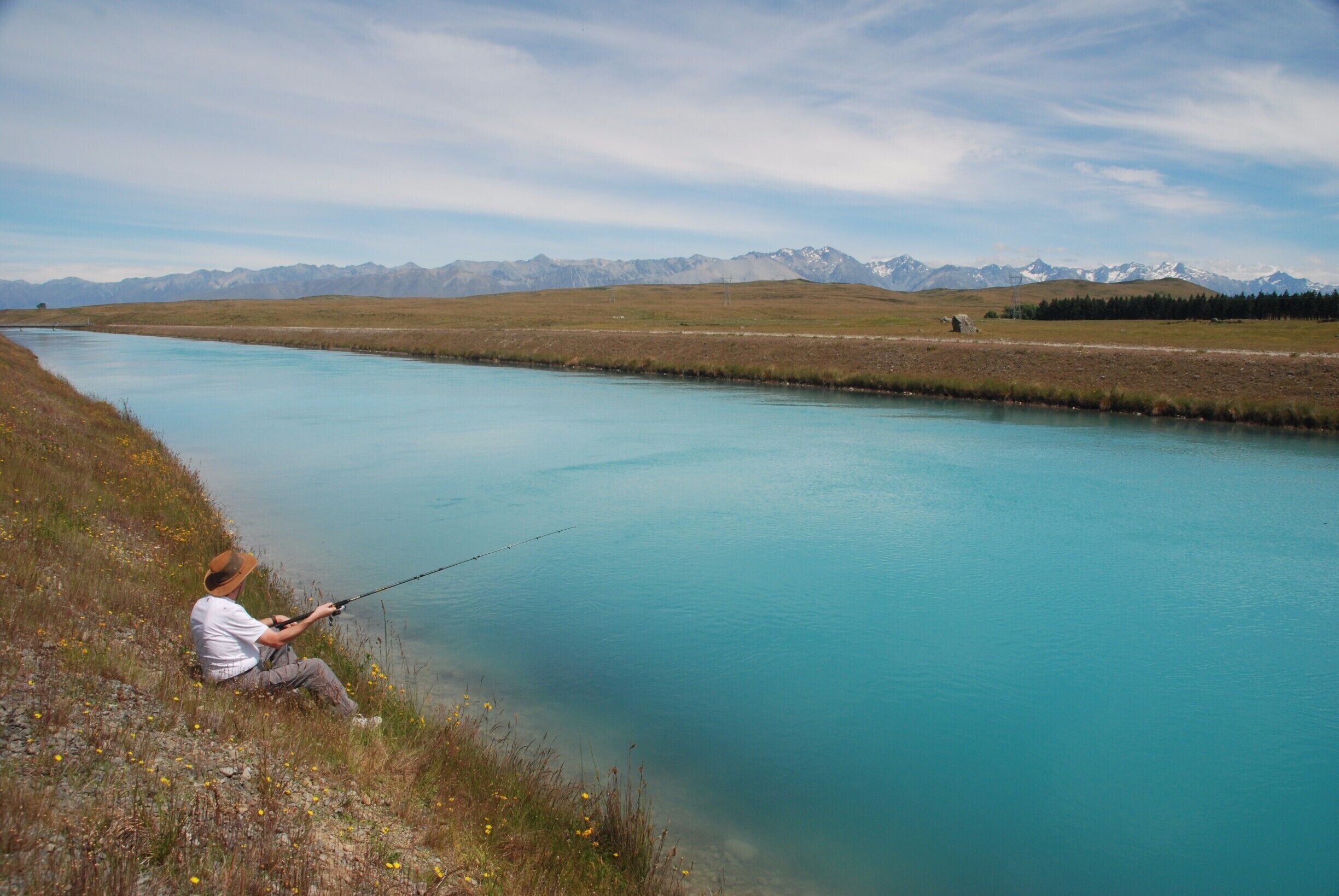 Part of the South Island Hydro Electricity scheme these canals are a great place to fish for salmon and trout. It runs between Lake Tekapo and Lake Pukaki and if you can't catch a fish you can go to the local fish farm and buy one.
