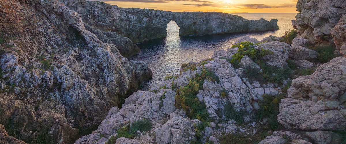 View to the natural arc Pont d'en Gil